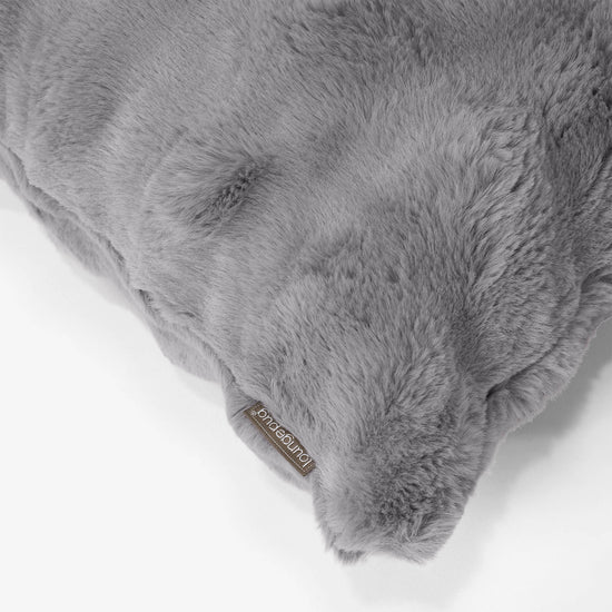 Poszewka na poduszkę ozdobna prostokątna 35 x 50cm - Sztuczne futro Bąbelkowe Szarość 02