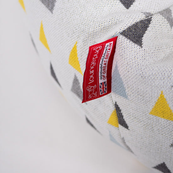 Klasyczne siedzisko pufa sako - Dzianina Geometryczny trójkąt 03