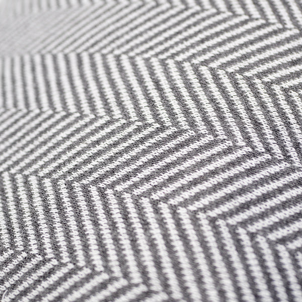 Podnóżek mały - Dzianina Jodełka Szarość Fabric Close-up Image