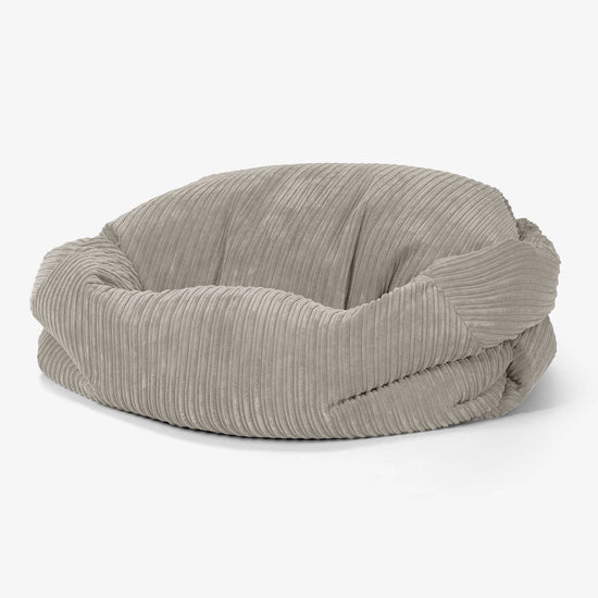 Sofa pufa Sabine - Klasyczny sztruks Mysi 01