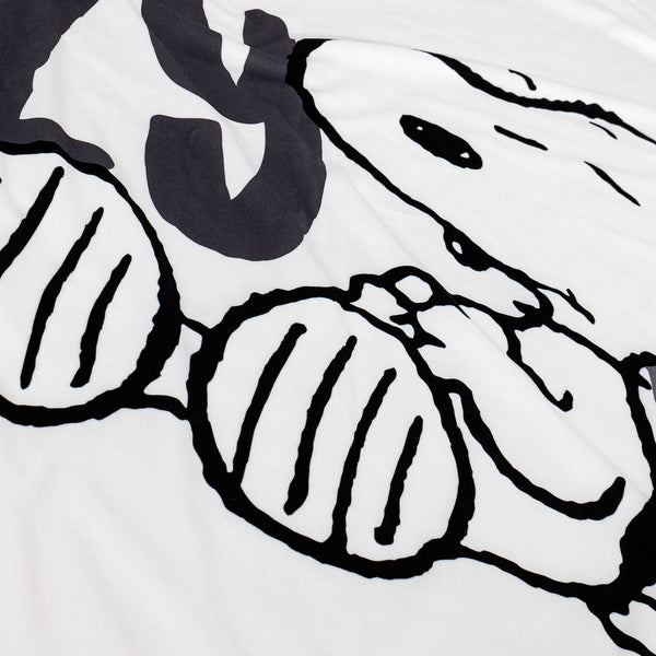 Snoopy Narzuta / koc - Lenistwo Fabric Close-up Image