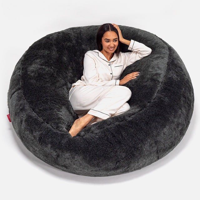 Sofa pufa XXL Mega Mammoth - Sztuczne futerko owcze Czerń 01