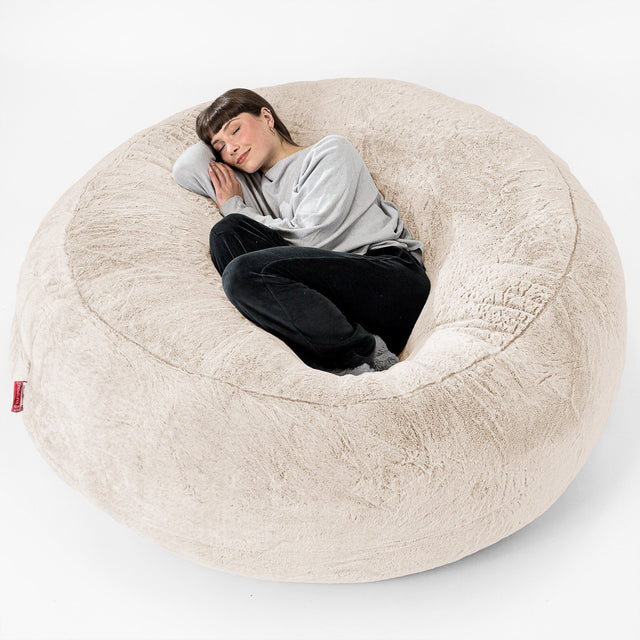 Sofa pufa XXL Mega Mammoth - Sztuczne futerko z królika Biel 01