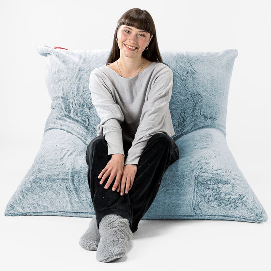 Bardzo duża pufa XXL - Sztuczne futerko z królika Popielaty 01